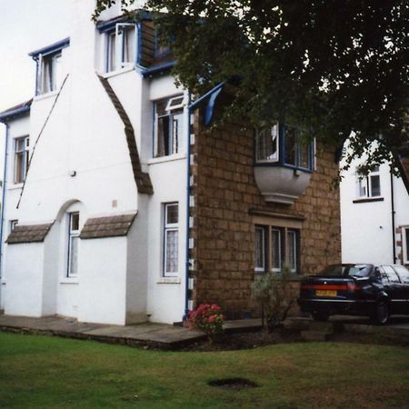 The Tops Self Catering Villa Leeds  Exterior photo