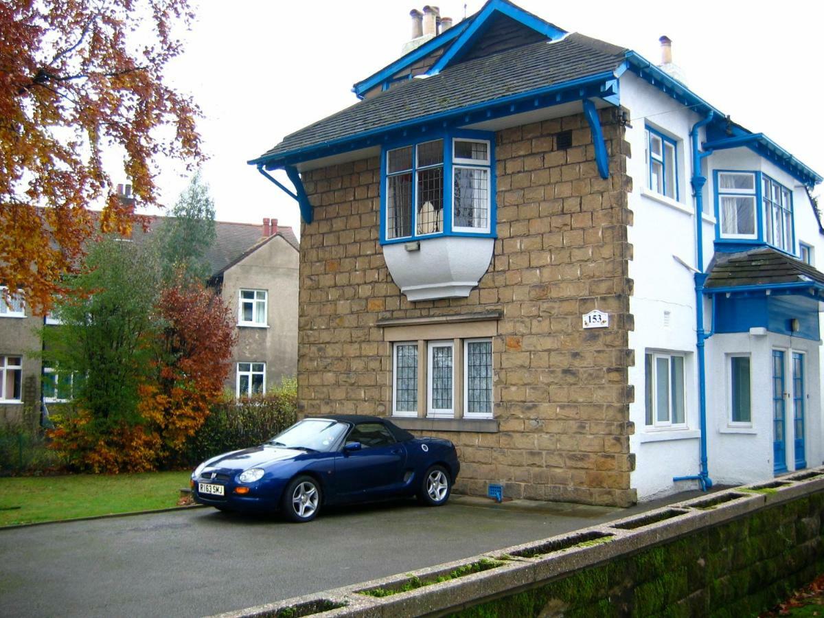 The Tops Self Catering Villa Leeds  Exterior photo